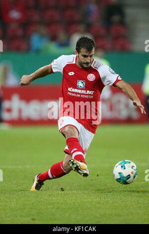 Giulio Donati de Mayence lors du match de football de la DFB Cup entre la FSV Mainz 05 et Holstein Kiel à Mayence, en Allemagne, le 24 octobre 2017. Photo : Thomas Frey/dpa Banque D'Images