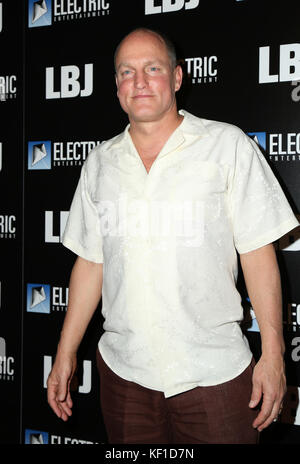 Hollywood, Californie, États-Unis. 24 octobre 2017. Woody Harrelson, au Los Angeles Premiere- LBJ À l'ArcLight Hollywood à Hollywood, Californie, le 24 octobre 2017. Crédit: Faye Sadou/Media Punch/Alay Live News Banque D'Images