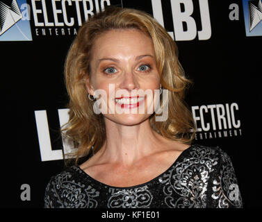 Los Angeles, CALIFORNIE, États-Unis. 24 octobre 2017. Lisa Brenner. Première mondiale de 'LBJ' à ArcLight Hollywood à Los Angeles. Crédit photo : AdMedia crédit : AdMedia/ZUMA Wire/Alamy Live News Banque D'Images