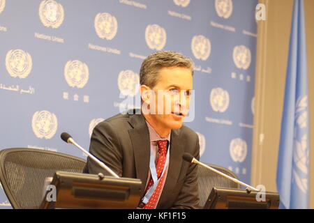 Nations Unies, New York, USA. 25 octobre, 2017. David a. KAYE, rapporteur spécial des Nations unies, a expliqué à la presse au sujet de la nécessité d'une loi sur la liberté de l'information de l'ONU, les attaques contre les médias en nous, l'Iran, du Venezuela, de la Turquie et de l'ONU. photo : Matthew russell lee / inner city press/Alamy live news Banque D'Images