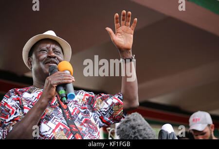 Nairobi, Comté de Nairobi, Kenya. 25 octobre 2017. Raila Odinga, chef de l'opposition au Kenya, s'adresse aux partisans de la National Super Alliance (NASA) à Uhuru Park Nairobi où il leur a demandé de boycotter la répétition des élections présidentielles prévues pour le 26 octobre 2017. Crédit : Billy/SOPA/ZUMA Wire/Alay Live News Banque D'Images