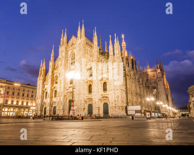 Milan, Italie - août 09,2017 : la cathédrale de Milan, le Duomo di Milano, par nuit. Banque D'Images