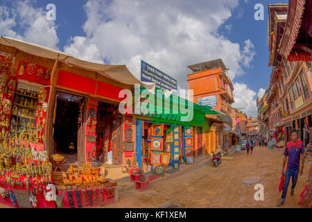 Bhaktapur, Népal - novembre 04, 2017 : des personnes non identifiées, balade dans un marché de rue dans Bhaktapur, Népal Banque D'Images