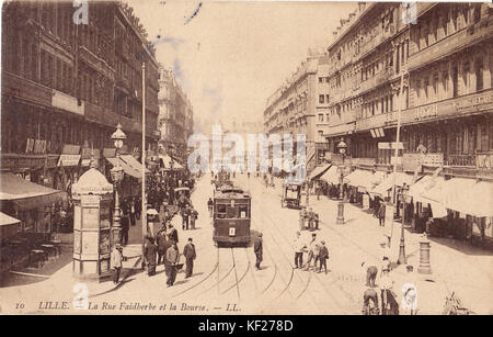 LL 10 LILLE La rue Faidherbe et la Bourse Banque D'Images