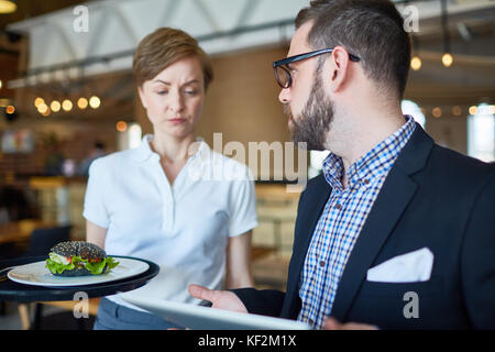 Processus de travail au restaurant Banque D'Images