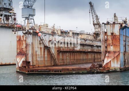 Ancienne cale sèche vide, chantier à port de Hafnarfjordur, Islande Banque D'Images