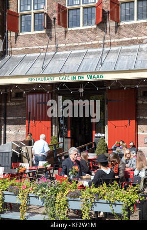 Dans un café de waag, Amsterdam, Pays-Bas Banque D'Images