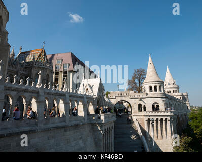 Le Bastion des Pêcheurs, (le Halaszbastya) Budapest, Hongrie. Banque D'Images