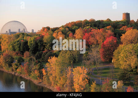 Canada, Québec, Montréal, Île Ste-HŽlne, feuillage d'automne, Biosphère, Tour, Banque D'Images