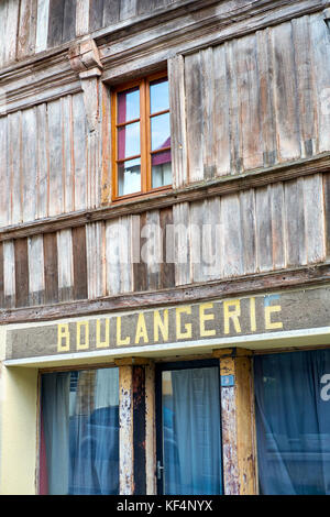 Une boulangerie shop détail dans la forteresse médiévale ville de Josselin dans la vallée de l'Oust dans le Morbihan Bretagne France. Banque D'Images