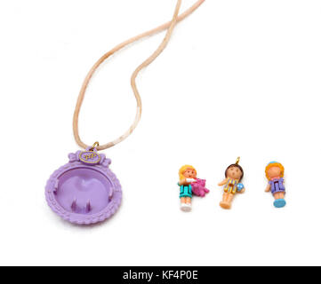 Vintage des années 1990, les jouets Polly Pocket Poupées et collier Banque D'Images