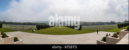 L'ossuaire de Douaumont, national cemetery and memorial site, y compris tranchée du Bayonette, France. Banque D'Images