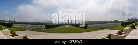 L'ossuaire de Douaumont, national cemetery and memorial site, y compris tranchée du Bayonette, France. Banque D'Images