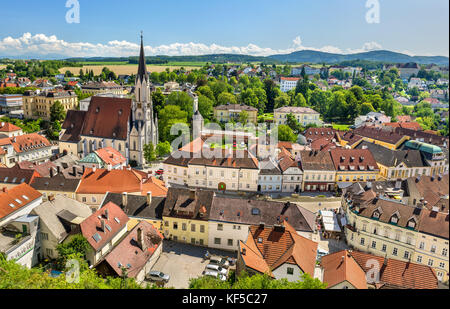 Vue de la ville depuis l'Abbaye de Melk en Autriche. Banque D'Images