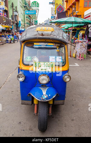 En Tuk-Tuk a Bangkok, Thaïlande rue Banque D'Images