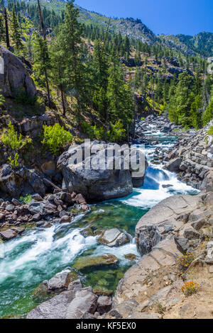 Icicle creek à Leavenworth washingtonin dans la chaîne des Cascades dans le centre de l'état de Washington, United States Banque D'Images