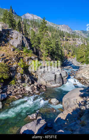 Icicle creek à Leavenworth washingtonin dans la chaîne des Cascades dans le centre de l'état de Washington, United States Banque D'Images