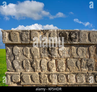 Chichen Itza tzompantli le mur de crânes au Mexique yucatan Banque D'Images