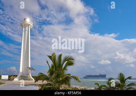 Phare en mahahual costa maya au Mexique des Mayas Banque D'Images