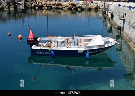 Bateau amarré au port de passada sur l'île grecque de Céphalonie Banque D'Images