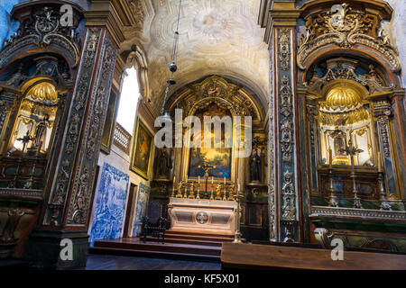 Lisbonne Portugal,Bairro Alto,quartier historique,Convento de Sao Pedro de Alcantara,Eglise,catholique,baroque,doré,autel,intérieur,hispanique,immigrant Banque D'Images