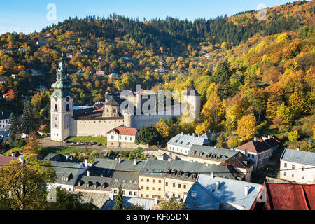 L'automne dans la vieille ville avec des bâtiments historiques dans la région de Banska Stiavnica, Slovaquie, l'UNESCO Banque D'Images