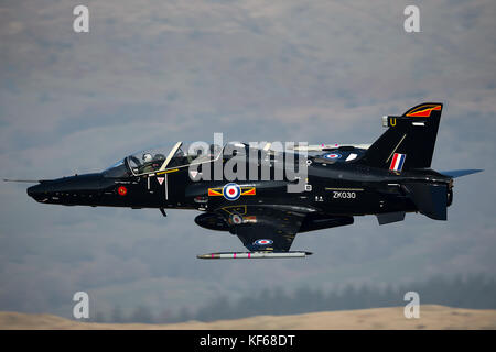 BAE Hawk T2 dans la boucle de faible niveau de vol Mach Banque D'Images