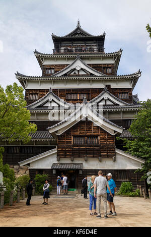 Hiroshima, Japon - 25 mai 2017 : réplique de l'original hiroshima castle, château de la carpe à Hiroshima Banque D'Images