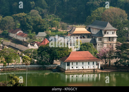 Temple de la dent sacrée (sri dalada maligawa) dans la région de Kandy, Sri Lanka. Ce temple est un unesco world heritage site. Banque D'Images