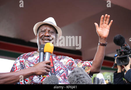 Nairobi, Comté de Nairobi, Kenya. 25 octobre 2017. Raila Odinga, chef de l'opposition au Kenya, s'adresse aux partisans de la National Super Alliance (NASA) à Uhuru Park Nairobi où il leur a demandé de boycotter la répétition des élections présidentielles prévues pour le 26 octobre 2017. Crédit : Billy/SOPA/ZUMA Wire/Alay Live News Banque D'Images