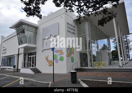 Le Musée, théâtre et galerie dans la Nouvelle Zélande ville de Napier. La ville fut détruite par un tremblement de terre en 1931 et reconstruite en style Art Déco. Banque D'Images