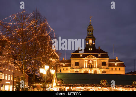 Marché de Noël et hôtel de ville, Lüneburg, Basse-saxe, Allemagne, Europe, Banque D'Images
