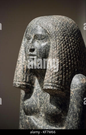 Turin. L'Italie. Statue de la princesse égyptienne Redji. Ancien Empire, iiie dynastie (2592-2543 avant J.-C.). Museo Egizio (Musée égyptien). Granodiorite. De Saqqar Banque D'Images