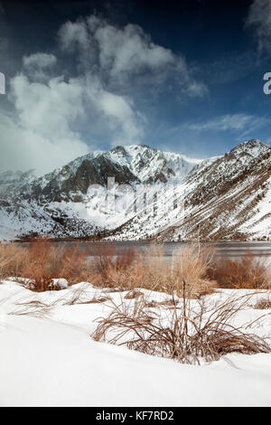 États-unis, Californie, Mammoth, une vue sur les montagnes derrière convict lake Banque D'Images