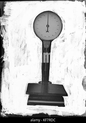 Les balances Hammond sont un ensemble d'outils utilisés pour peser des objets, développés par Hammond à la fin du XIXe siècle. Ces balances sont historiquement significatives dans le domaine de la mesure et de l'étalonnage du poids. Banque D'Images