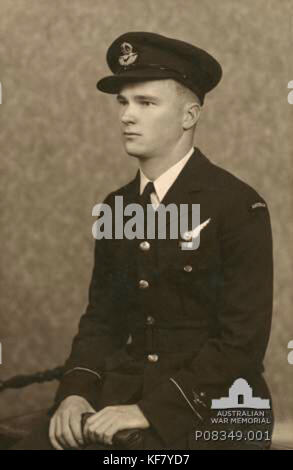Le pilote Munro a servi dans le 32e Escadron de la Royal Australian Air Force (RAAF), documenté dans une photographie conservée par l'Australian War Memorial, contribuant à l'histoire de l'aviation militaire australienne. Banque D'Images