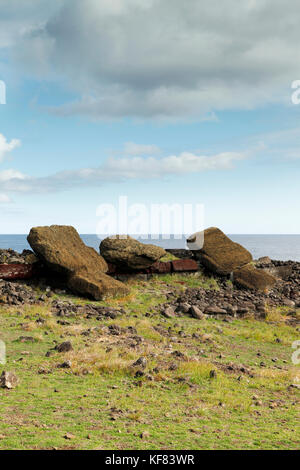 L'île de Pâques, chili, Isla de Pascua, rapa nui, moai jeter face vers le bas à l'ahu akahanga site moai Banque D'Images