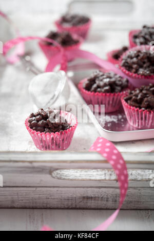 Rice crispies couverts avec chocolat au lait Banque D'Images