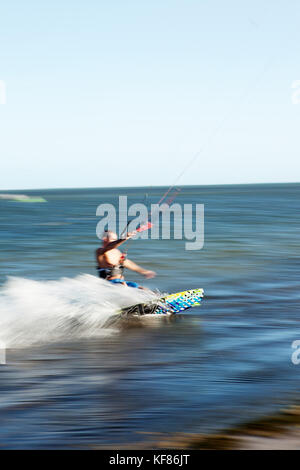 L'Ile Maurice, la scène kite surf à la base des montagnes de Mourne le mourne, le Peninsula Banque D'Images