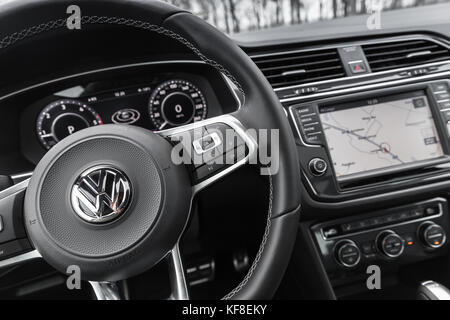 Hambourg, Allemagne - 10 février 2017 : intérieur de deuxième génération Volkswagen Tiguan, 4x4 r-line. véhicule multisegment compact fabriqué par un Allemand Banque D'Images