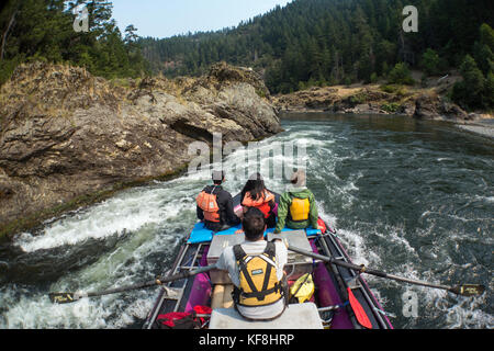 Usa (Oregon), Wild and Scenic Rogue River dans le district de Medford, exécutant la dernière streatch de rivière pour l'encourager à prendre la barre Banque D'Images