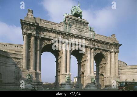 Belgique, Bruxelles. golden jubilee Park (parc du cinquantenaire) arc de triomphe. Banque D'Images