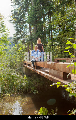 Usa, Ohio, Corbett, Trout Creek tree farm, propriétaires terri barnes et tom norby sur leur 80 acre sapin Christmas Tree Farm qui est nichée dans le Banque D'Images