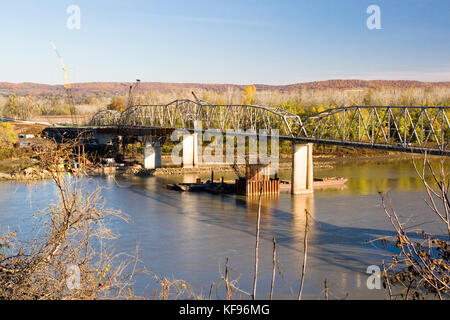 Missouri mo usa, un pont sur la rivière Missouri à Hermann, mo. Banque D'Images