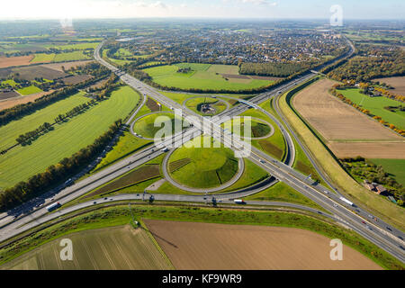 Kamen Cross, jonction A1 et A2, autoroute A2, tangente, forme classique de trèfle, infrastructure routière, transport, circulation, Kamen, Ruhr, Nordrhein-Westfal Banque D'Images