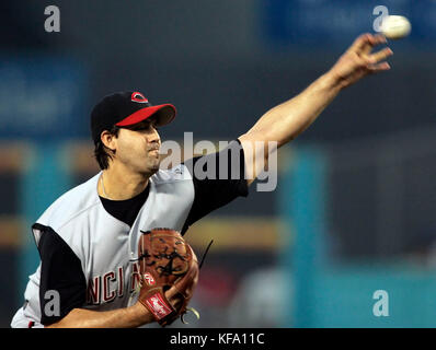 Eric Milton de Cincinnati Reds s'oppose aux Dodgers de Los Angeles lors du premier repas d'un match de baseball à Los Angeles le mardi 29 août 2006. Photo de Francis Specker Banque D'Images