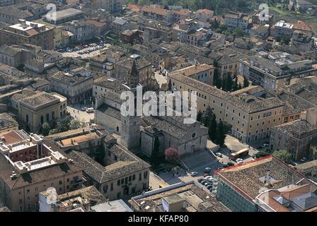 L'Italie, Abruzzes, l'Aquila, voir notamment la cathédrale Banque D'Images