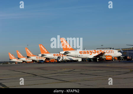 EasyJet Airbus A319-100s garé Banque D'Images