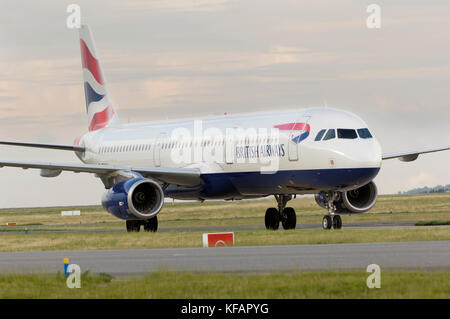 Un British Airways - BA, UK Airbus A321-231 taxiing Banque D'Images