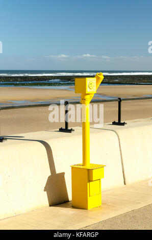 Un touriste jaune ( Télescope télescope à monnayeur) situé à l'Esplanade, Redcar Redcar Banque D'Images